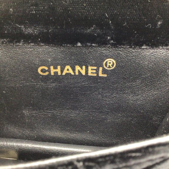 CHANEL BLACK VINTAGE 80'S QUILTED VELVET MINI FLAP BAG - Picture 10 of 13